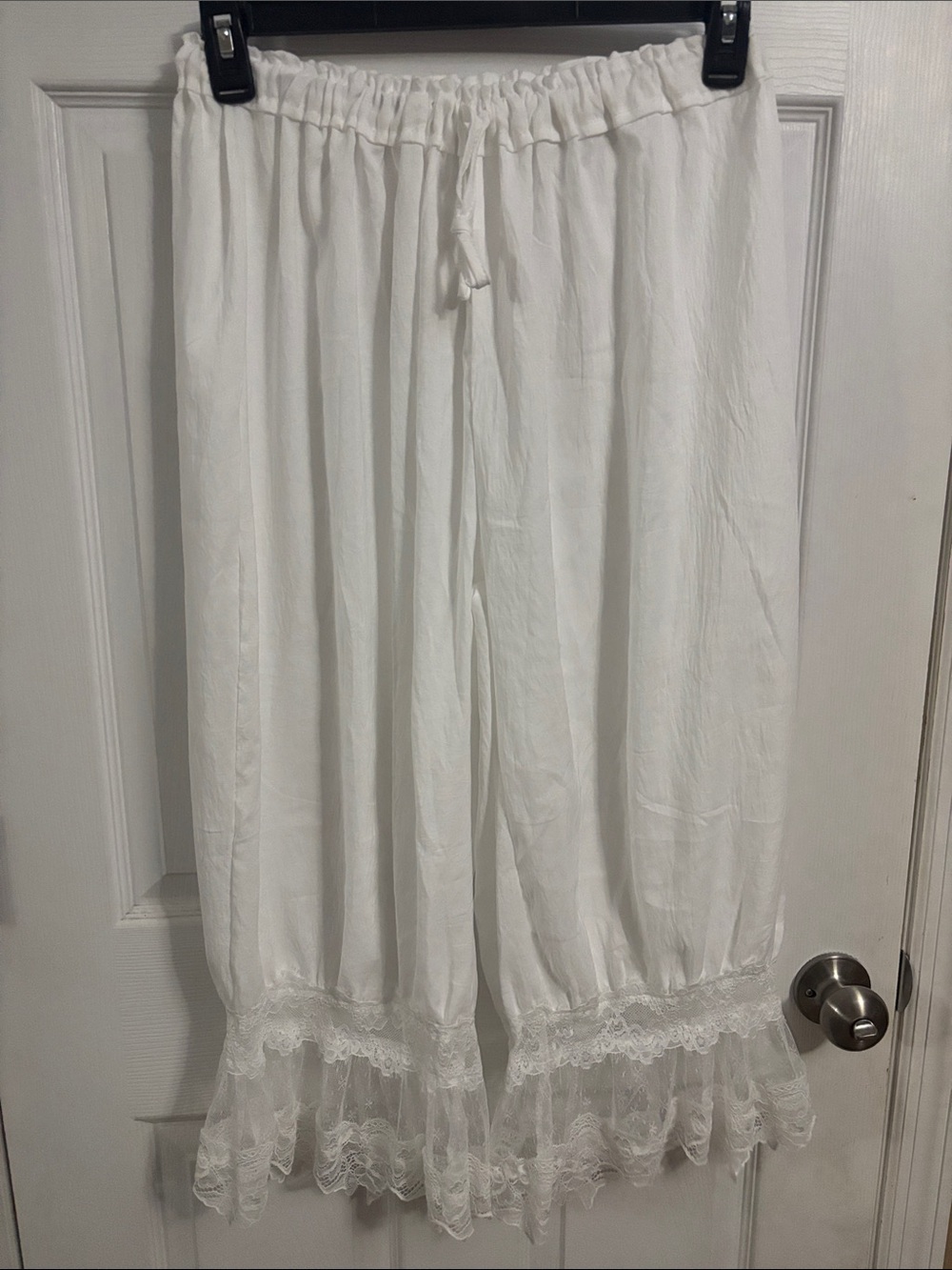 White Lace-Trim Wide Leg Bloomers - Picture 3 of 14